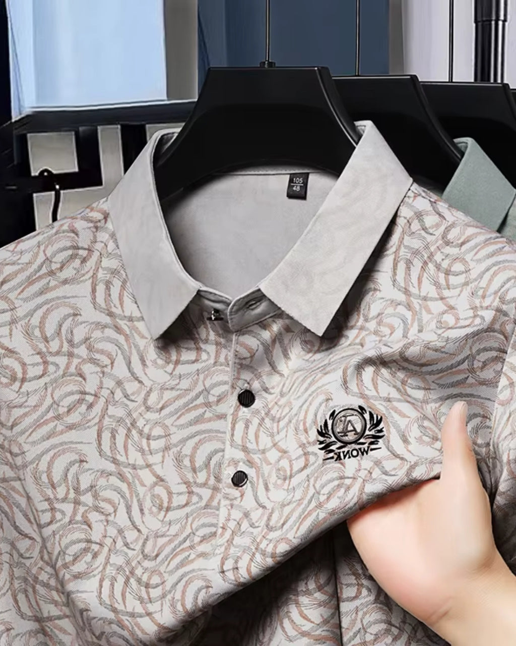 Camisa Polo Manga Curta Estampa Abstrata Com Bordado