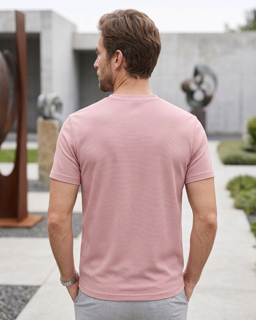 Camiseta Gola V Manga Curta Minimalista