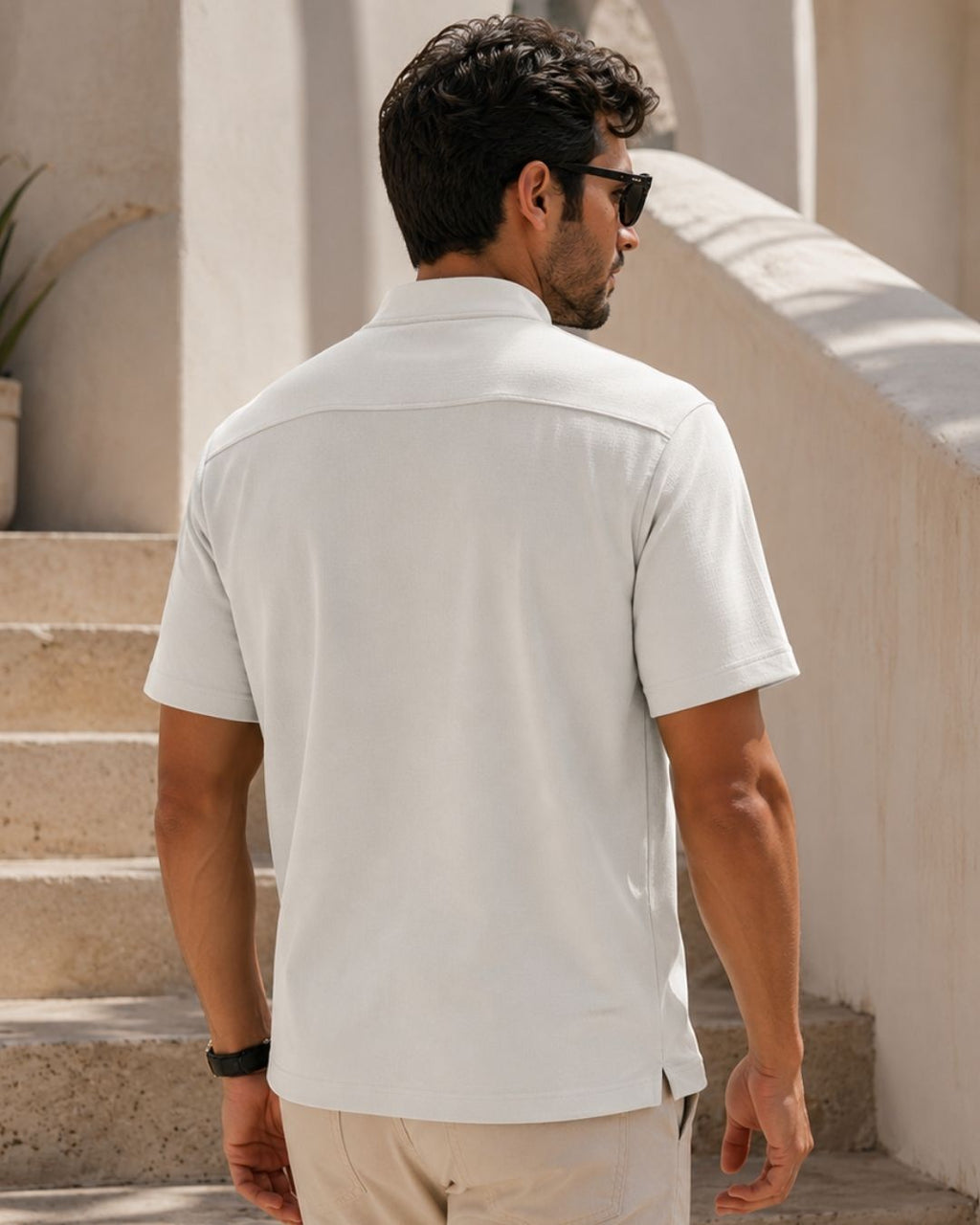 Camiseta Gola Henley Manga Curta Com Botões E Logo