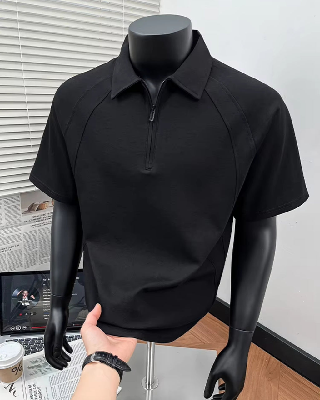 Camisa Polo Manga Curta Com Zíper E Recorte Raglan