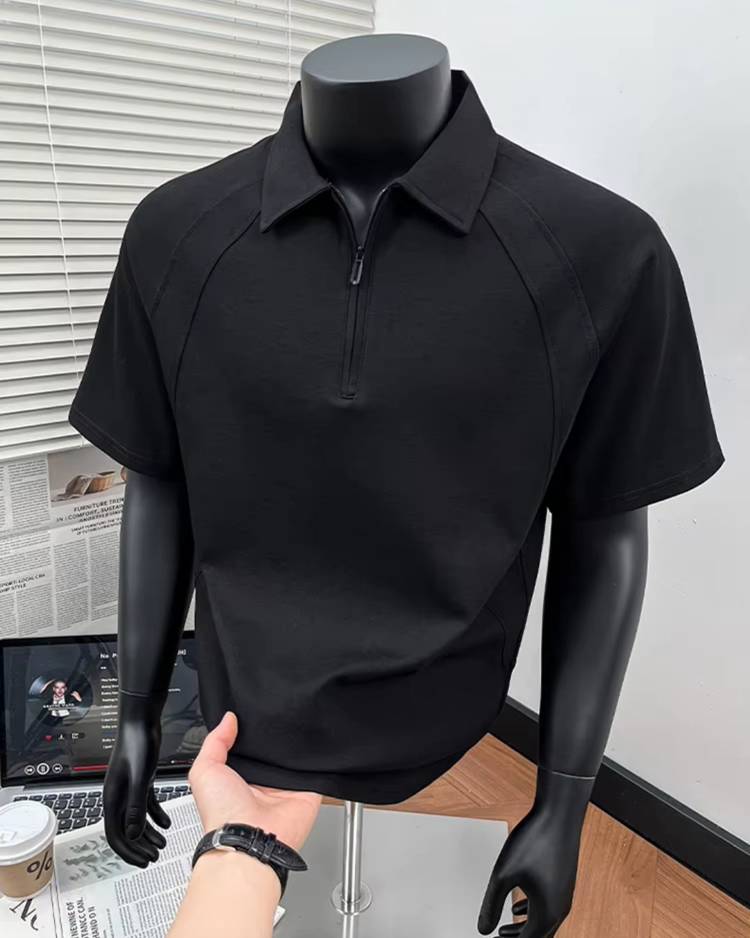 Camisa Polo Manga Curta Com Zíper E Recorte Raglan
