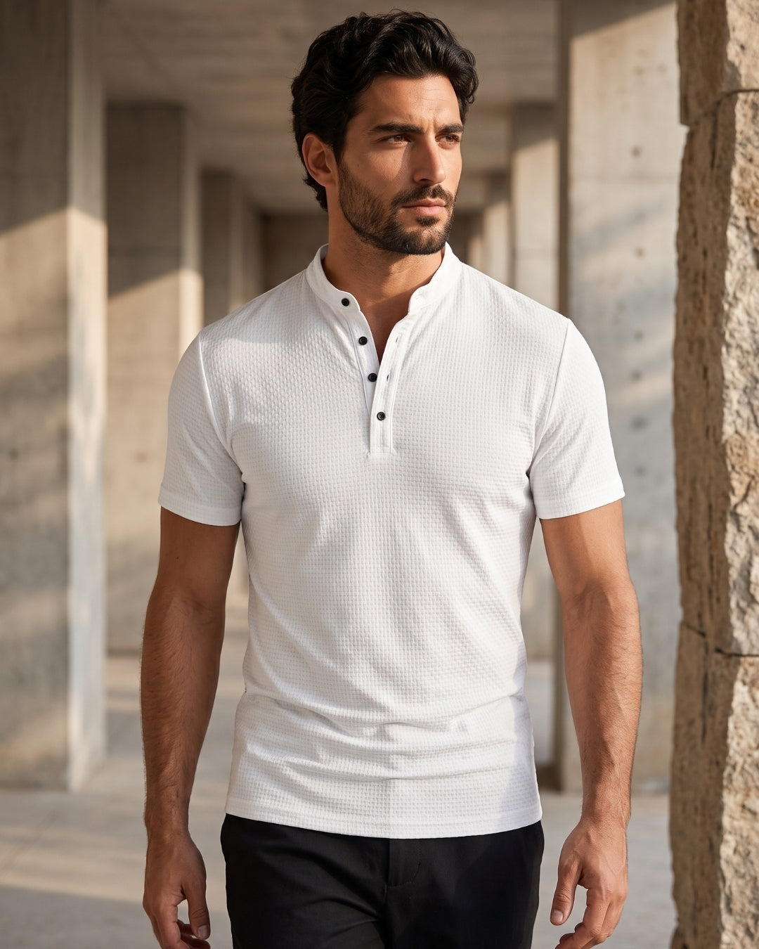 Camiseta Gola Henley Manga Curta Texturizada Minimalista