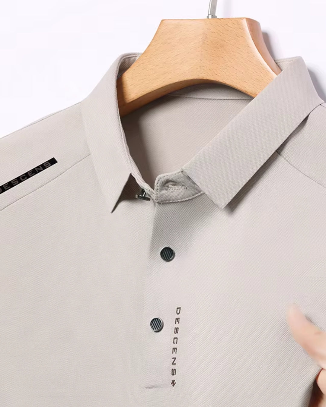 Camisa Polo Manga Curta Bordado Tipográfico Minimalista