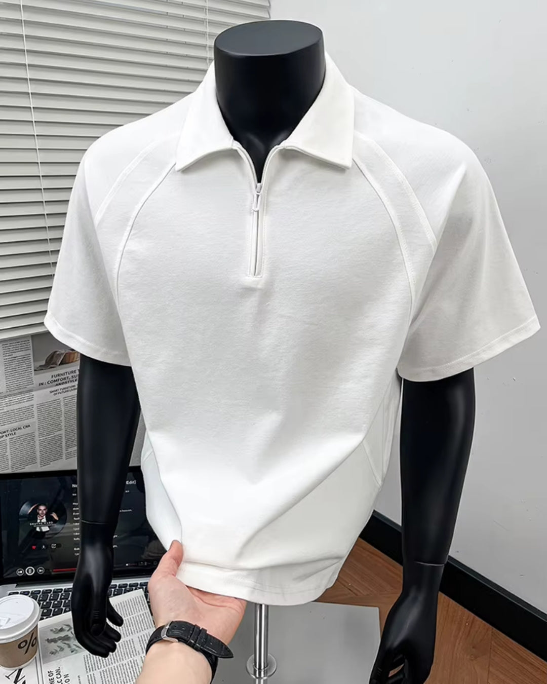 Camisa Polo Manga Curta Com Zíper E Recorte Raglan