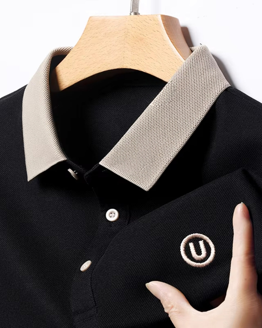 Camisa Polo Manga Curta Gola Contrastante Com Bordado