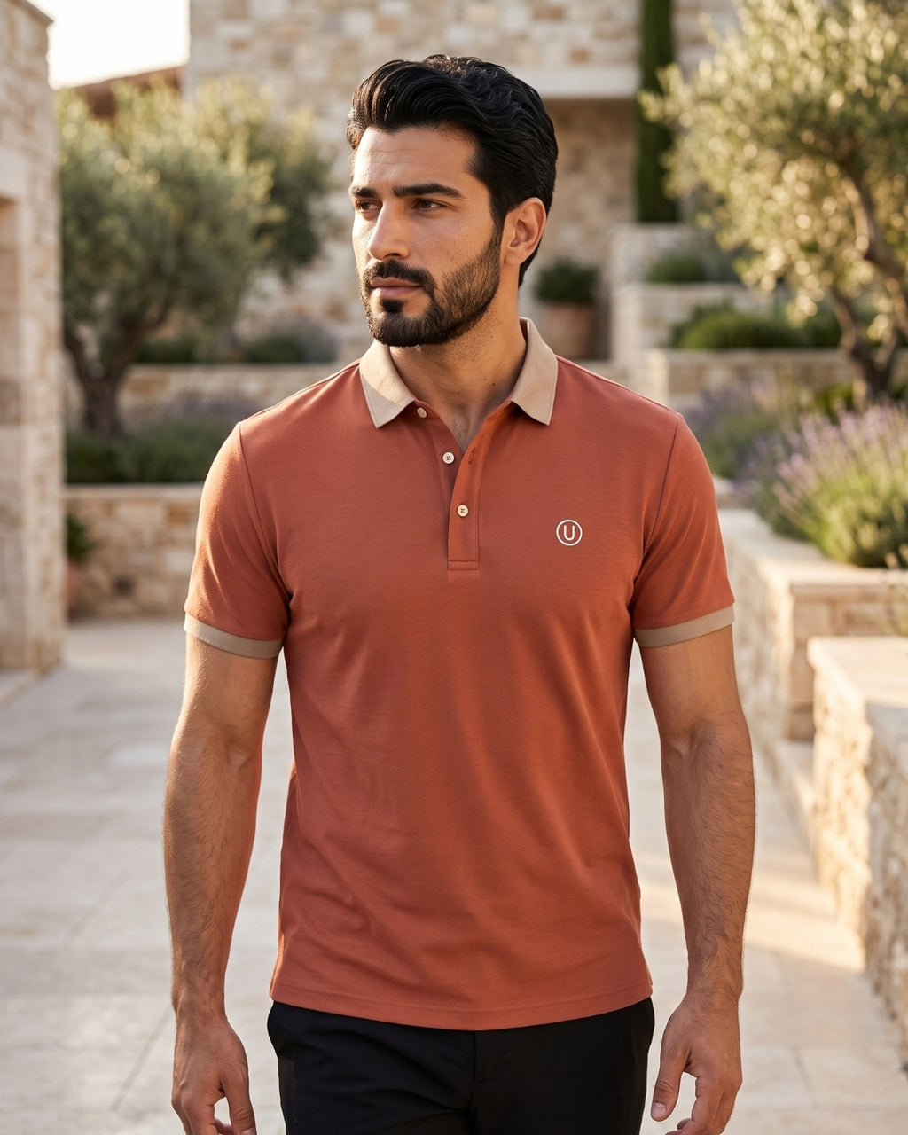 Camisa Polo Manga Curta Gola Contrastante Com Bordado